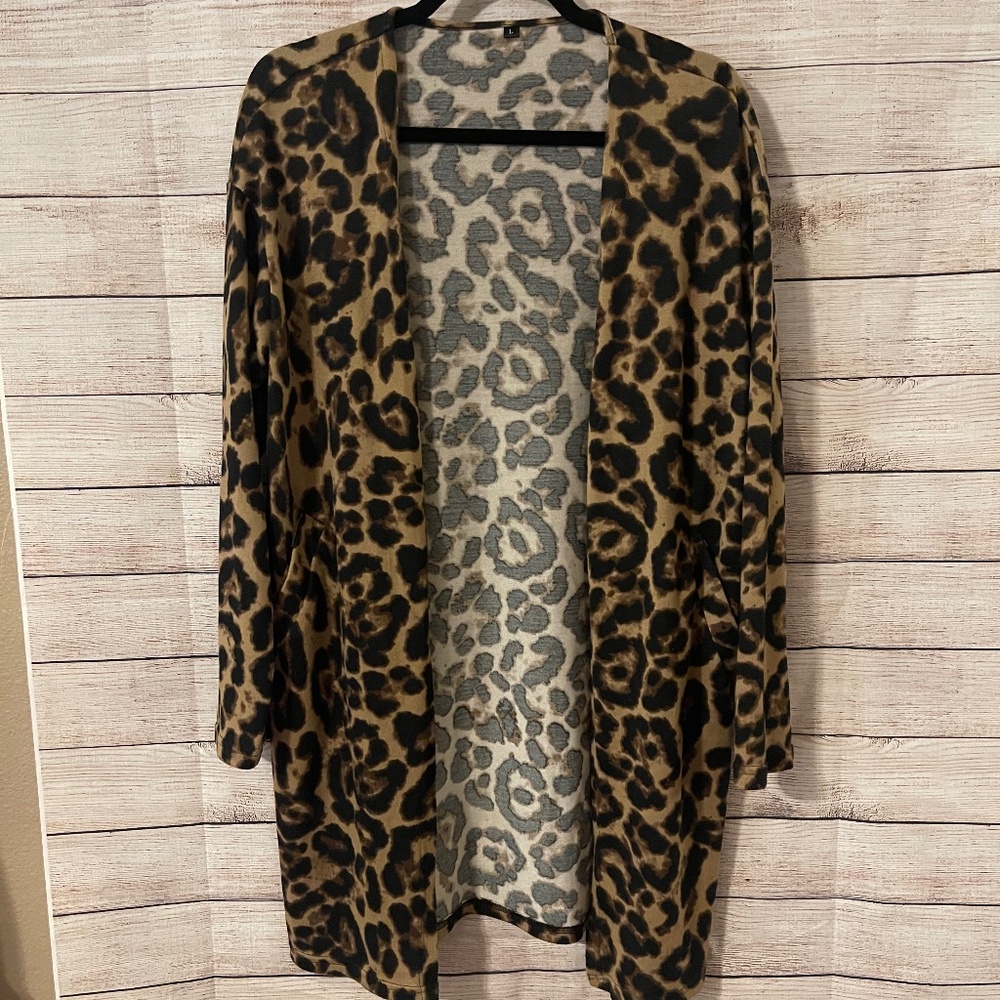 Leapard Printed Cardigan w/ pockets